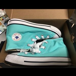 Girls Converse Chucks toddler 8 new in box